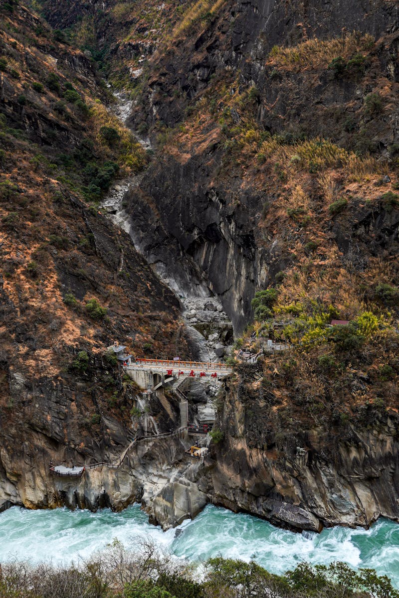 虎跳峡